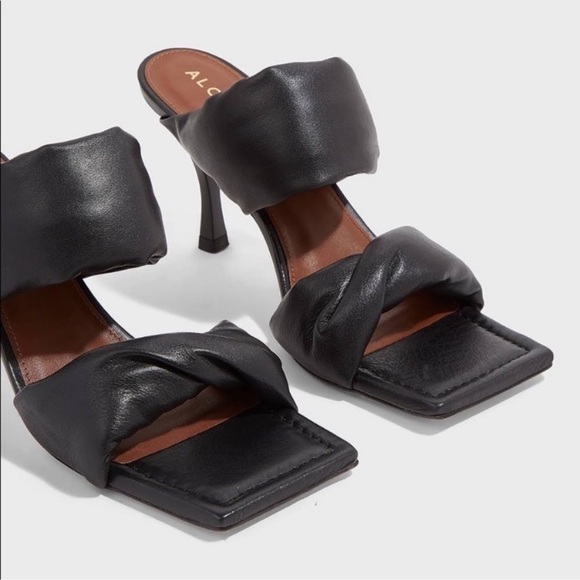 Free People ALOHAS Natasha Puffy Mule Square Toe Heel size 38 (7-7.5)